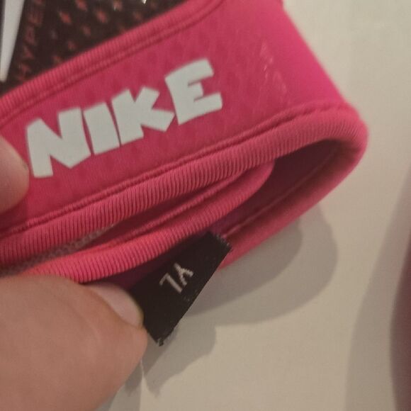 Nike Pink and Black Athletic Gloves - Picture 4 of 4